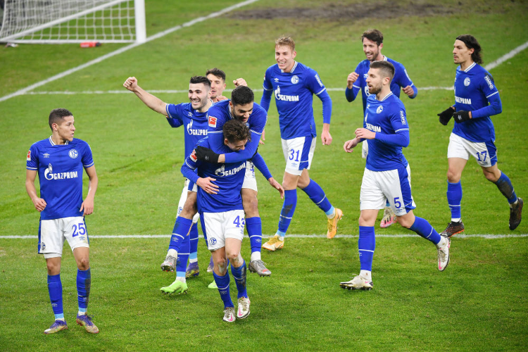 爱游戏app-包含沙尔克客战不利，保级危机持续蔓延的词条