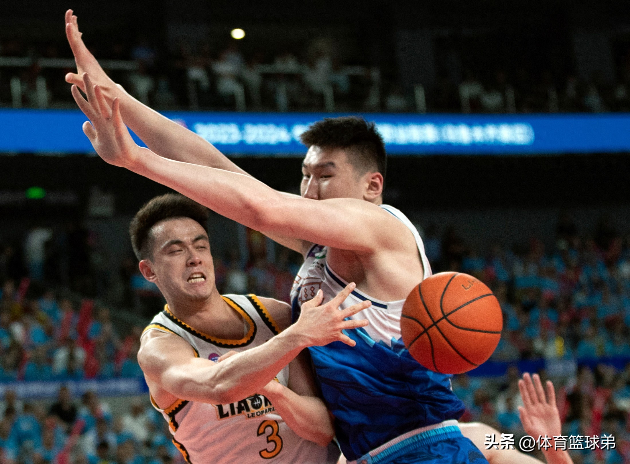 爱游戏官方登录入口-辽宁男篮再胜对手,实力获得认可