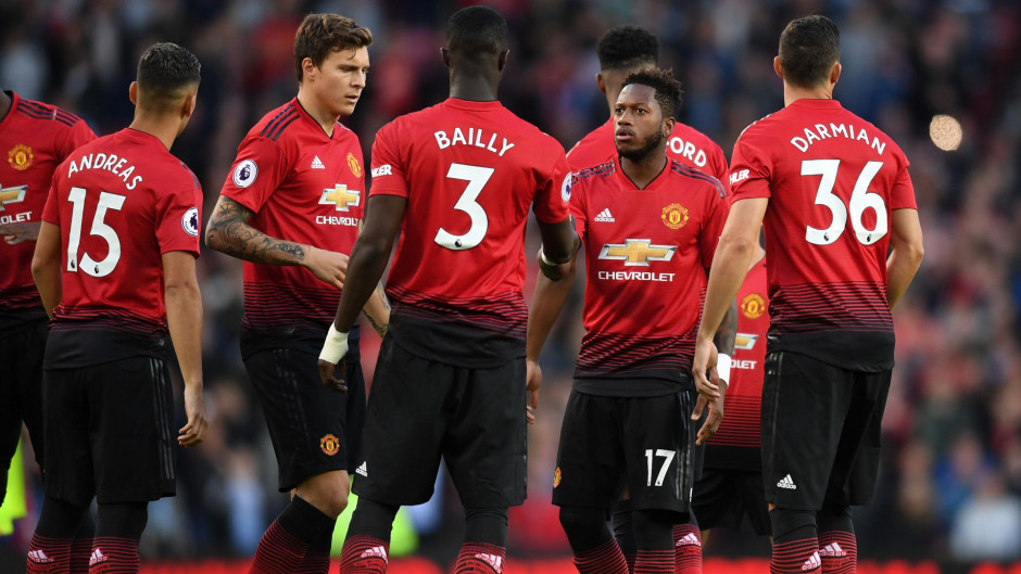 爱游戏app下载-曼联陷入泥潭，欲从狼队中解脱