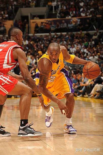 爱游戏app下载-球场上的运球过人,技术造诣惊人