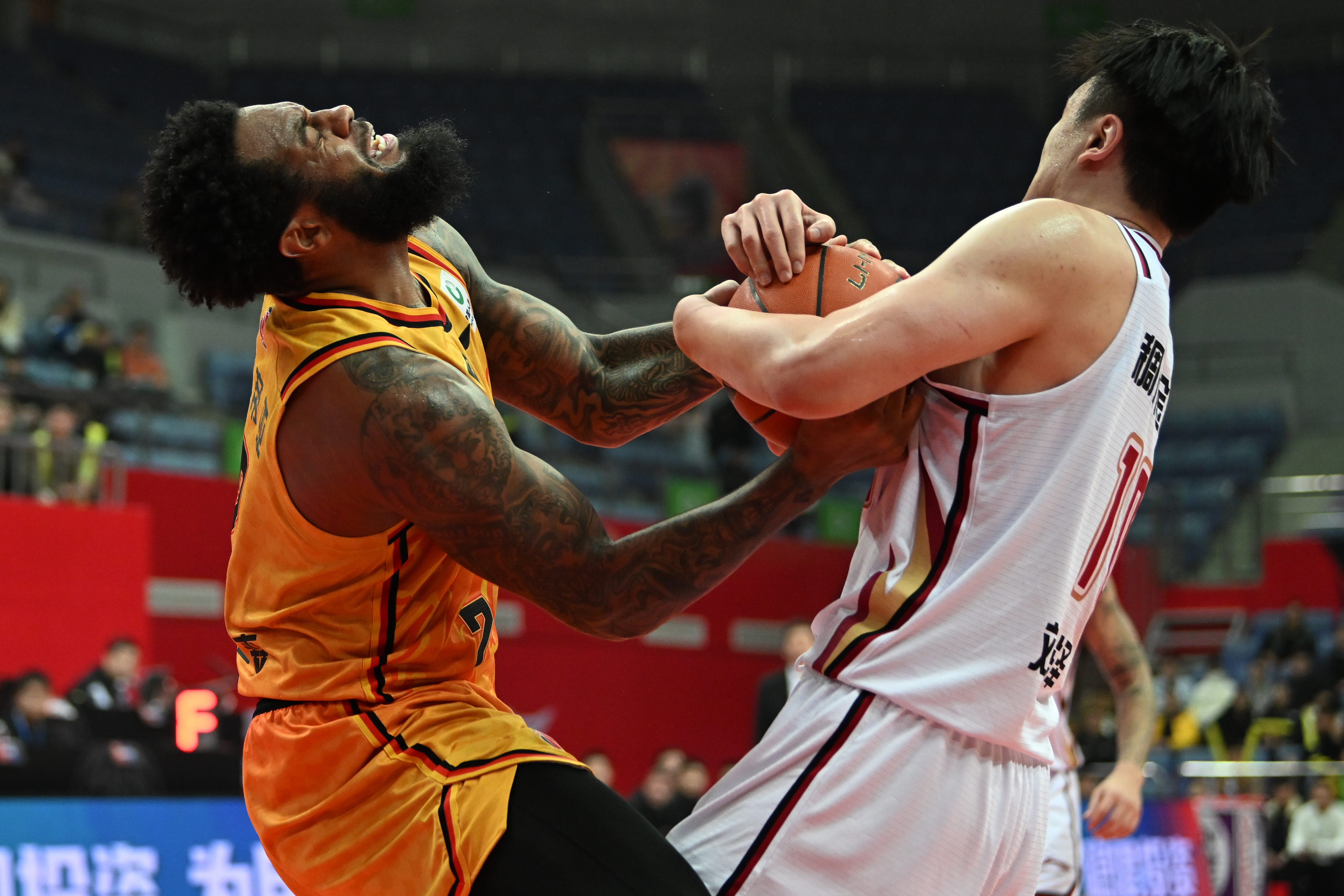 爱游戏网址-浙江队客场对抗青岛,全队备战期待坚守客场建功的简单介绍