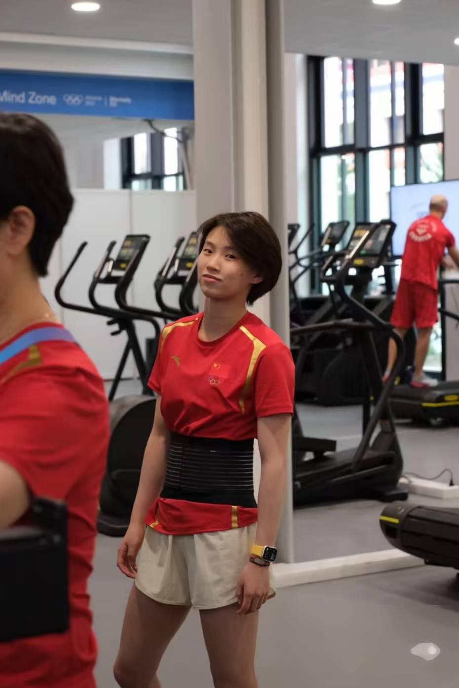 爱游戏官网登录网址-关于一位老将在比赛中展现出惊人的体能和技术实力的信息