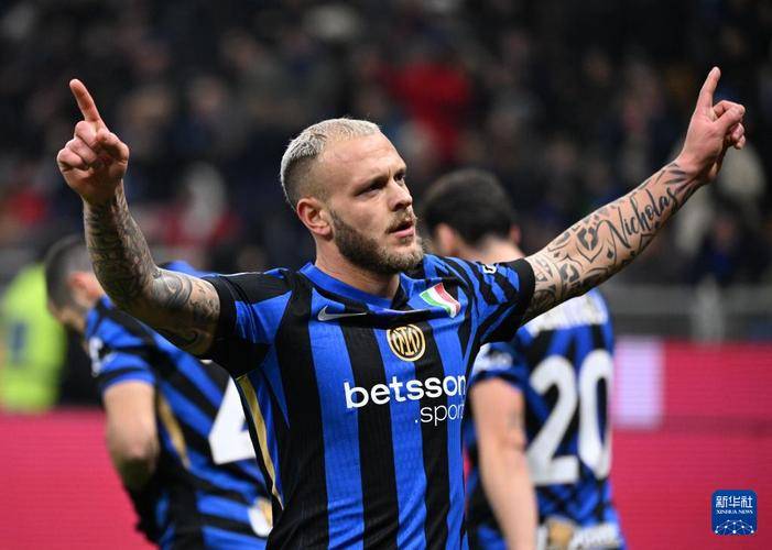 爱游戏娱乐-包含热那亚战平帕尔马，难分胜负之势的词条