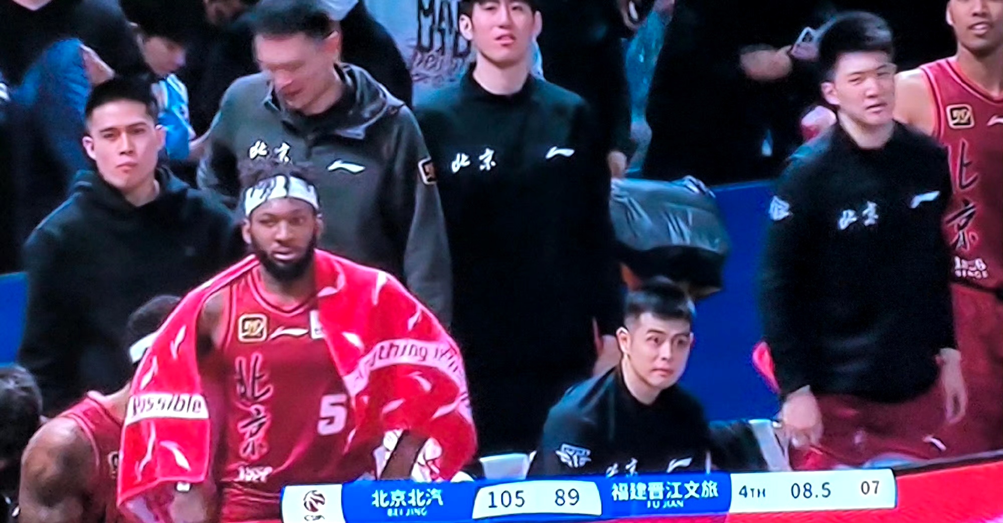 爱游戏入口-北京首钢迎来浙江队挑战，胜负难定