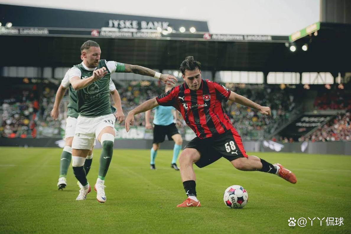 爱游戏新闻-激烈比拼中欧国联赛的球员们展现出色