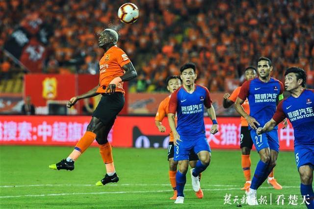 爱游戏登录入口-重庆斯威绝杀武汉卓尔赢得双线连胜的简单介绍