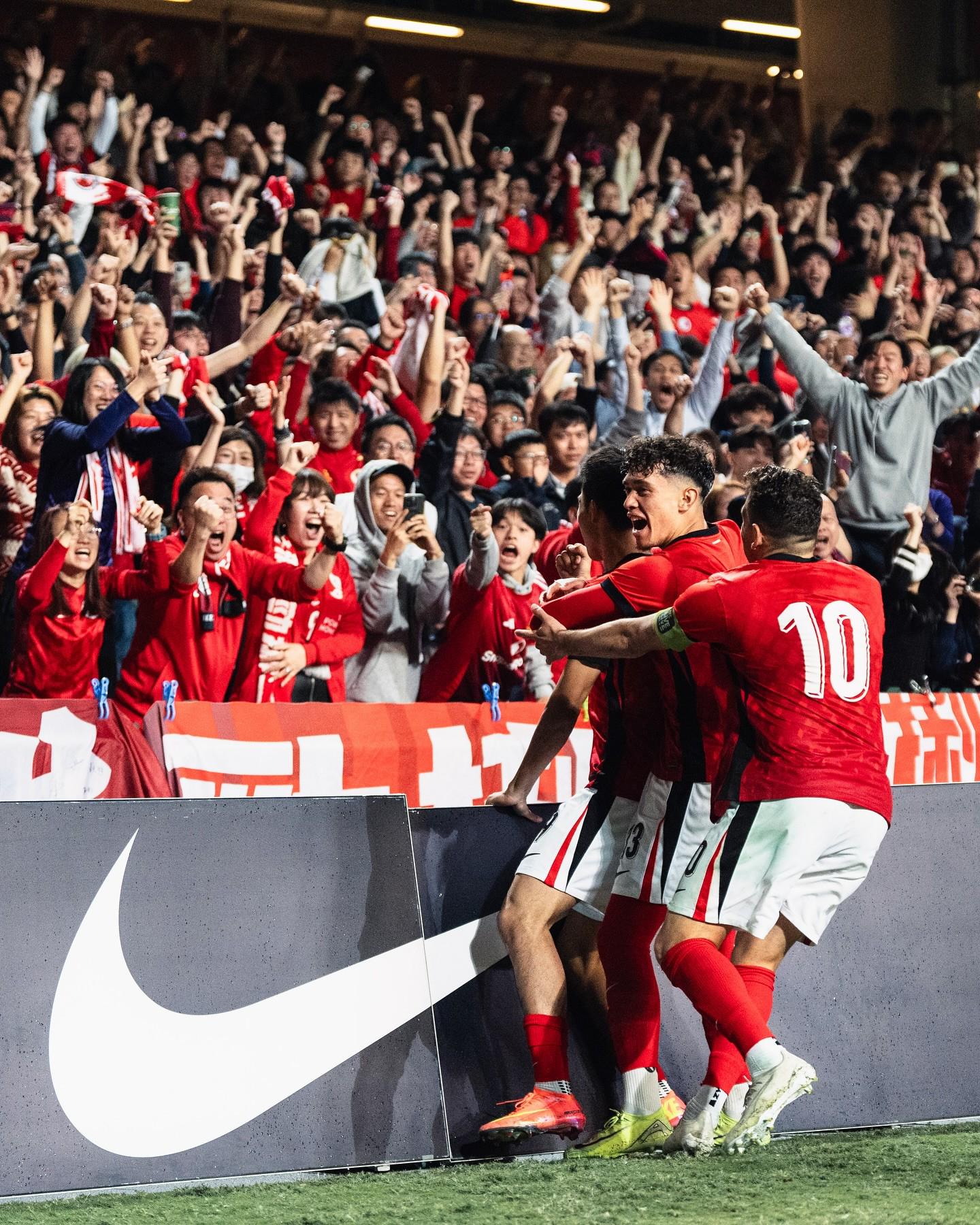 爱游戏娱乐-重要足球赛事精彩回顾，球迷欢欣鼓舞的简单介绍