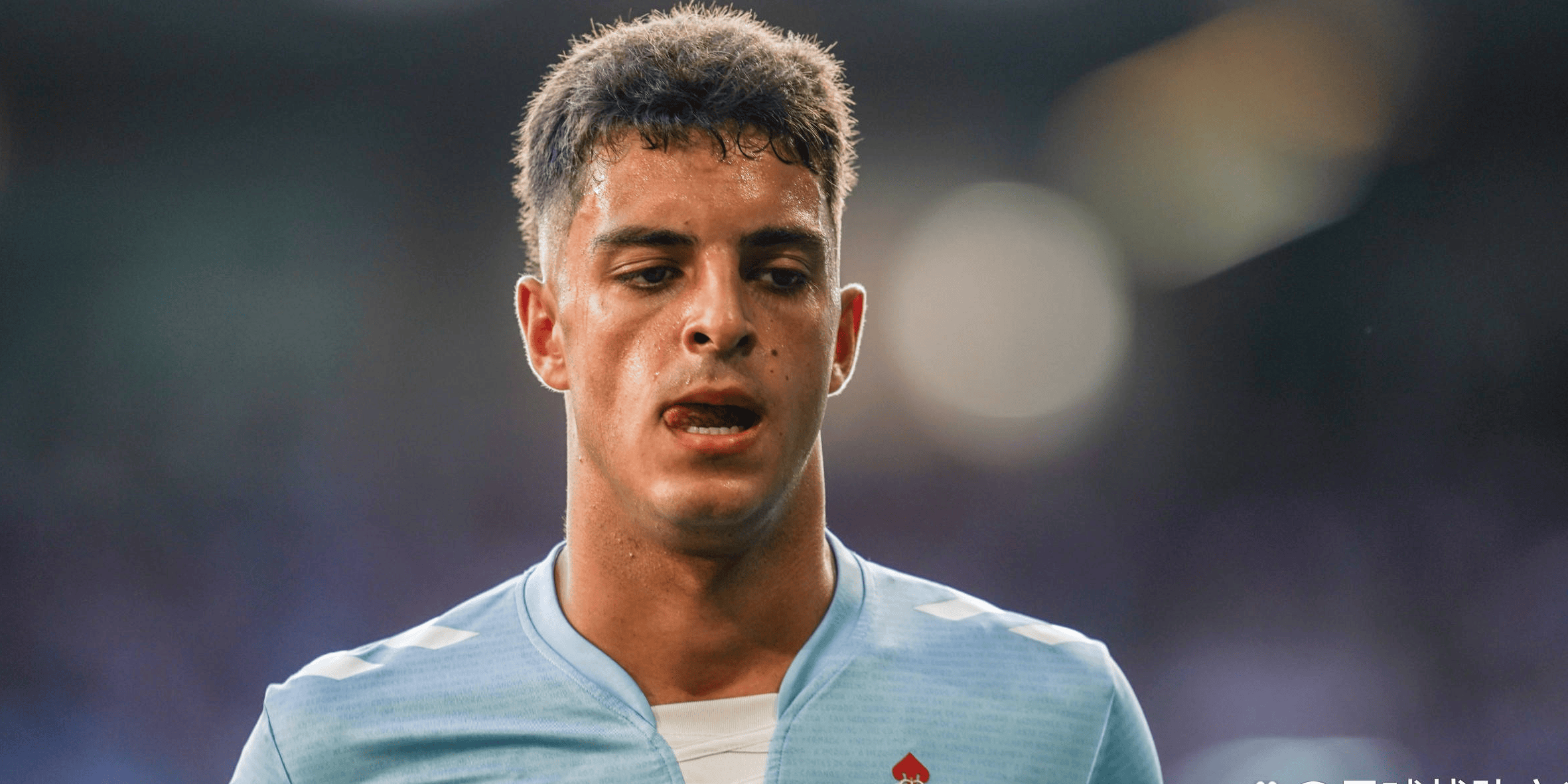 爱游戏直播-比利亚雷亚尔再次失利，保级压力骤增