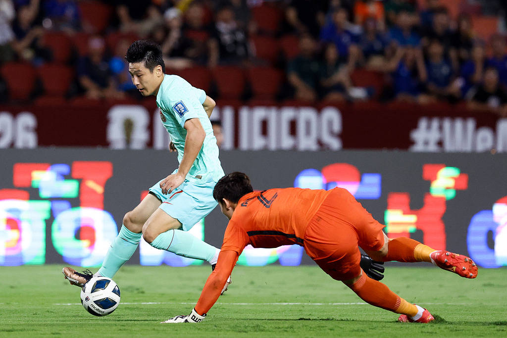 爱游戏培训-包含布拉格斯巴达主场告捷，出线希望犹存！的词条