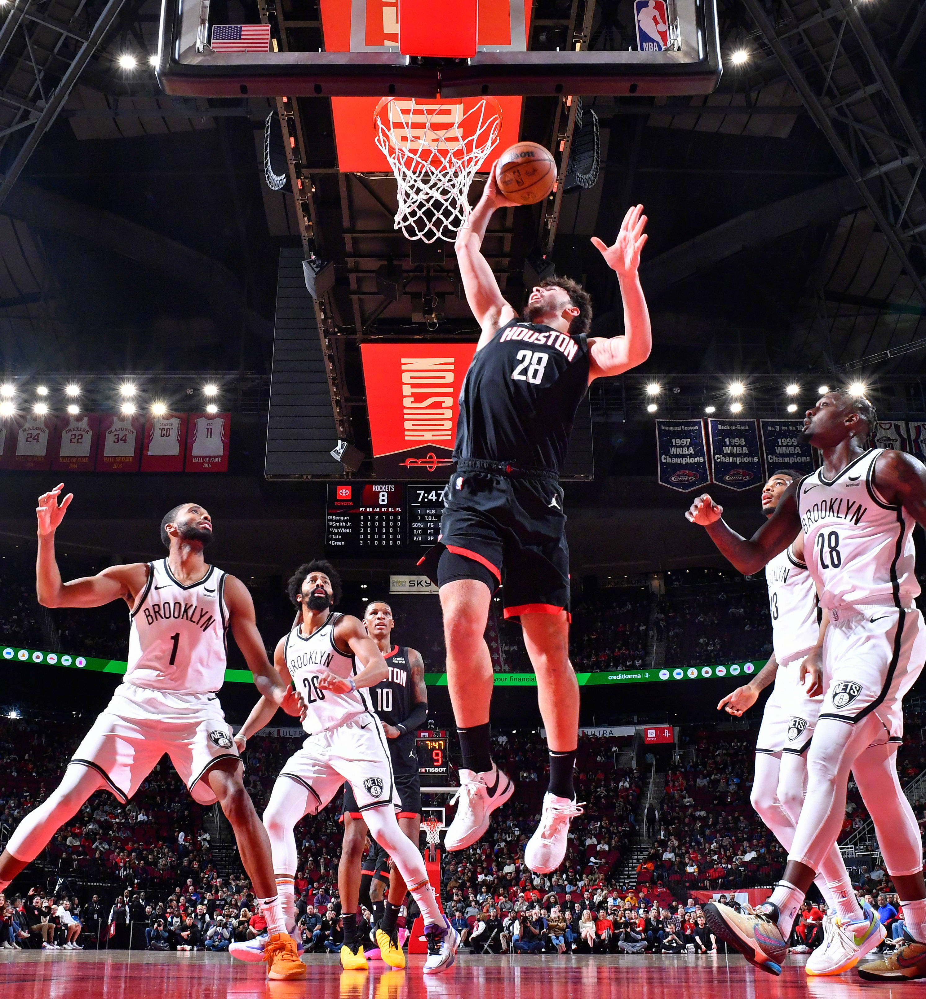 爱游戏网站入口-火箭主场战胜马刺，积极英雄连胜