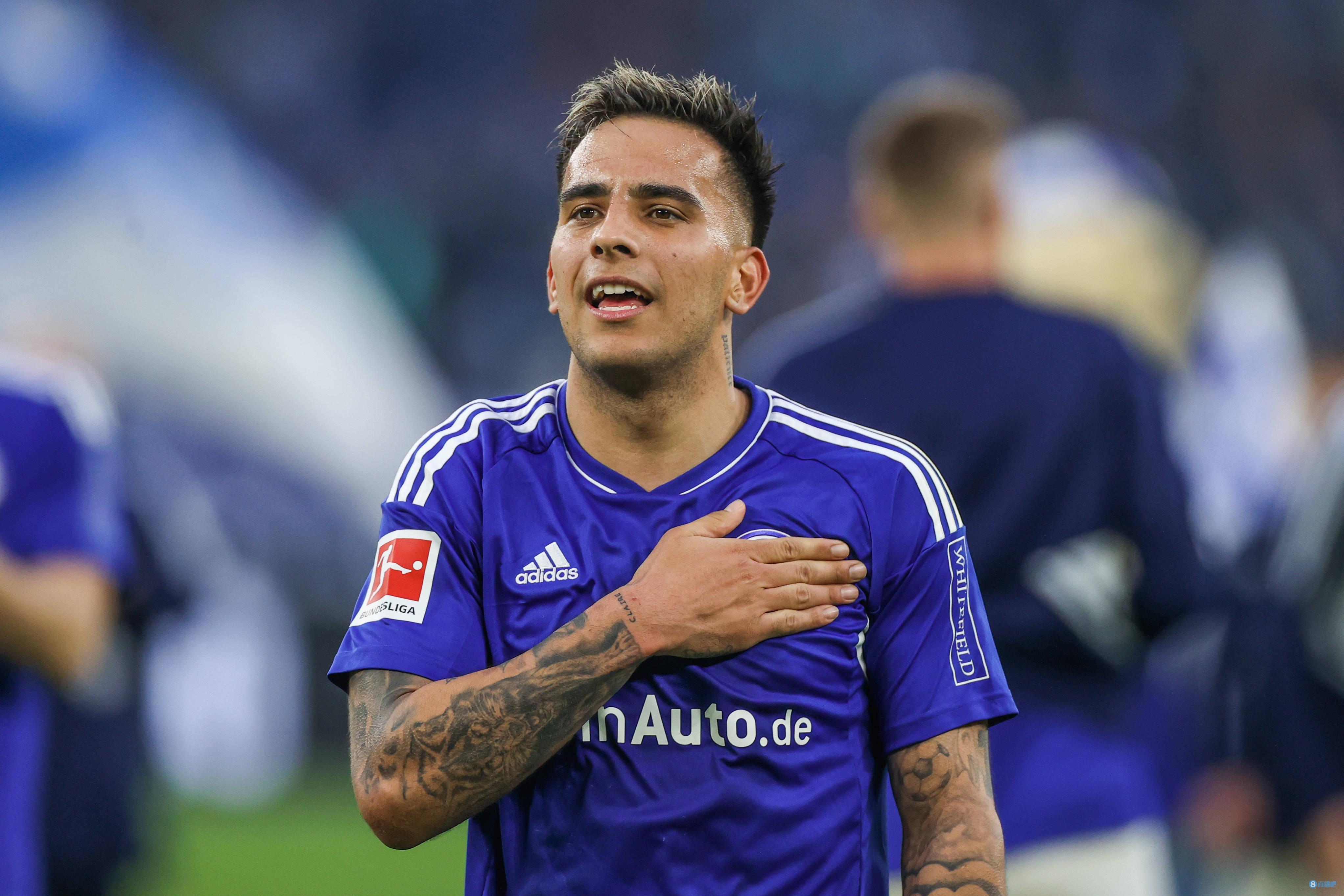 爱游戏注册-沙尔克击败对手赢得关键胜利