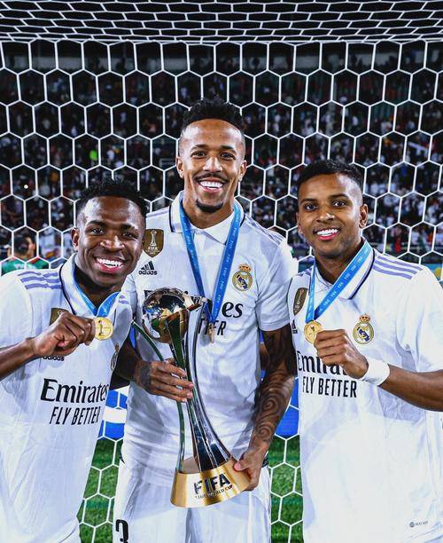 爱游戏网站-高能对决！欧洲顶尖足球豪门交锋的简单介绍