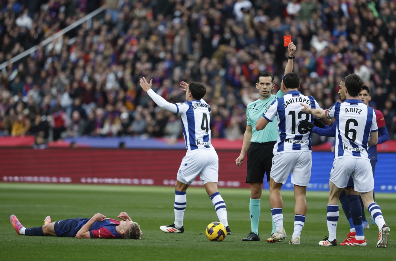 爱游戏平台-西班牙联赛争夺白热化,全力以赴